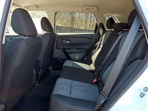 Everest White P 2026 Nissan Rogue SV