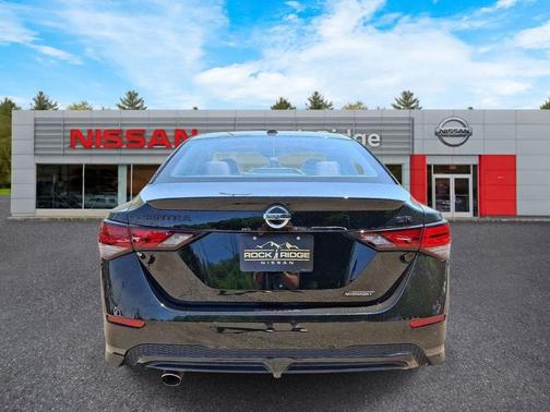Black 2023 Nissan Sentra SR