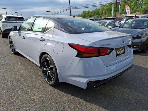 2t Gry Blk Roof 2026 Nissan Altima 2.5 SR
