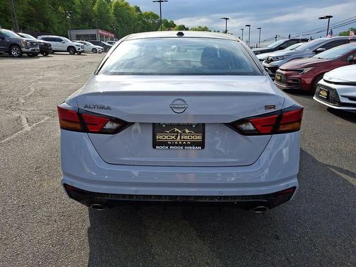 2t Gry Blk Roof 2026 Nissan Altima 2.5 SR