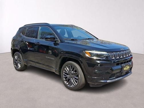 Diamond Black 2022 Jeep Compass Altitude