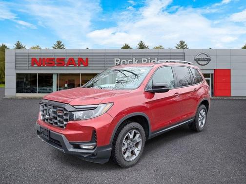 Radiant Red Metallic II 2022 Honda Passport TrailSport