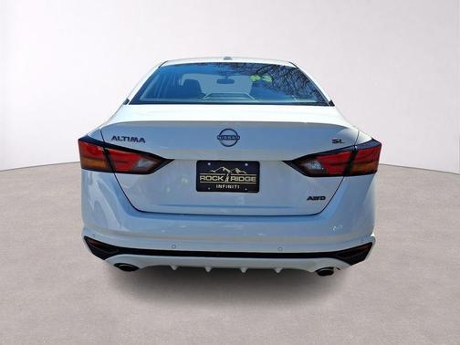 White 2024 Nissan Altima 2.5 SL