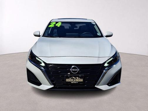 White 2024 Nissan Altima 2.5 SL