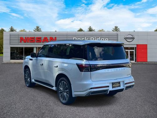 Radiant White 2027 INFINITI QX80 Luxe