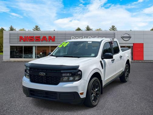 Oxford White 2024 Ford Maverick XLT