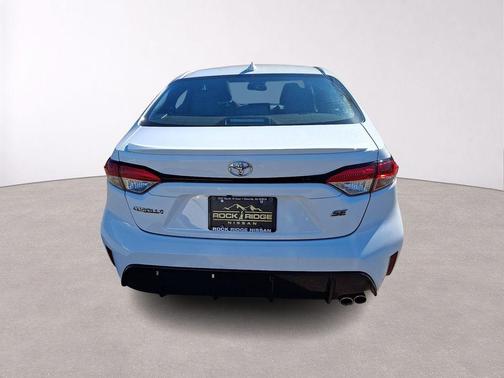 Ice 2024 Toyota Corolla SE