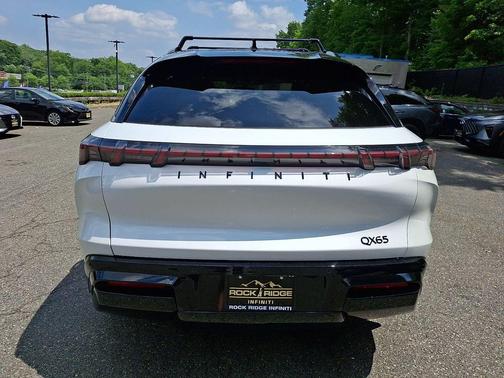 White / Black 2027 INFINITI QX65 AUTOGRAPH