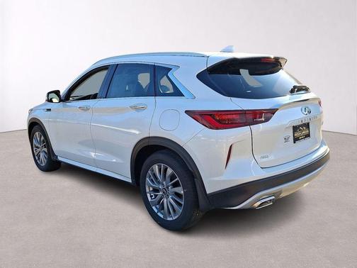 Radiant White 2025 INFINITI QX50 Luxe