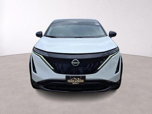 2t Wht Blk Roof 2024 Nissan ARIYA ENGAGE