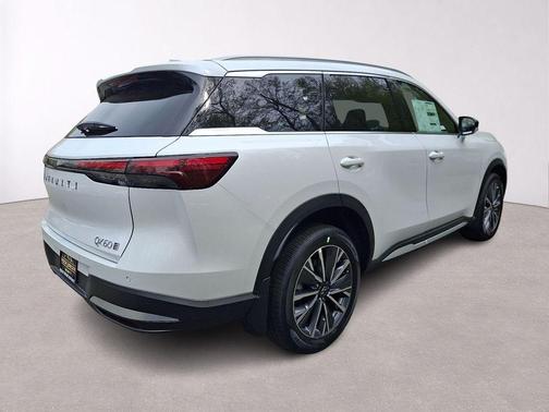 Radiant White 2026 INFINITI QX60 Luxe