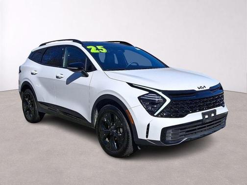 Glacial White Pearl 2025 Kia Sportage X-Line