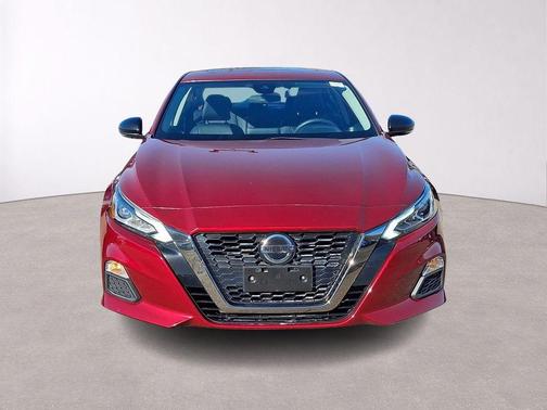 Scarlet Ember 2021 Nissan Altima 2.5 SR