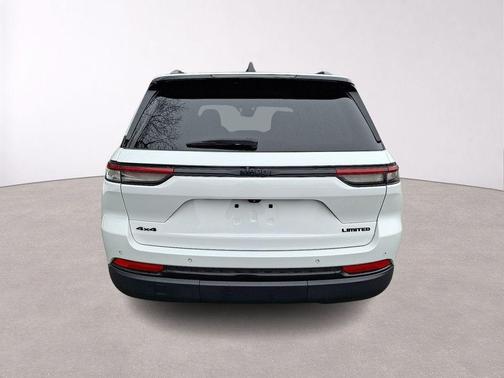 Bright White Clearcoat 2023 Jeep Grand Cherokee Limited