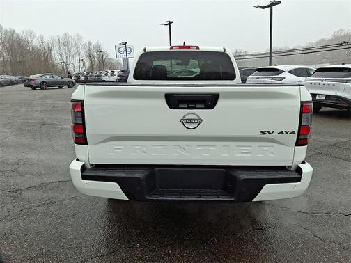 2024 Nissan Frontier SV