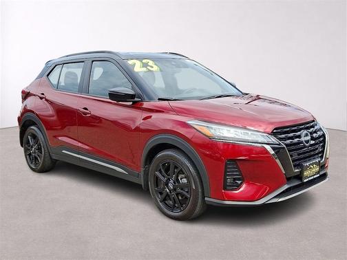 2023 Nissan Kicks SR