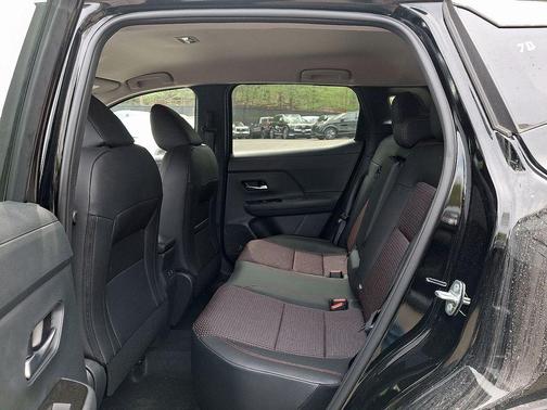 Super Black 2026 Nissan Kicks SR