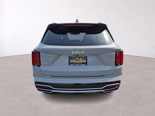 Wolf Gray 2022 Kia Sorento SX