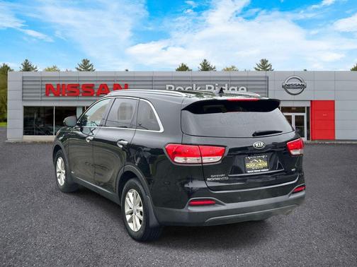Ebony Black 2018 Kia Sorento LX