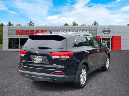 Ebony Black 2018 Kia Sorento LX
