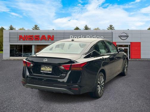 Super Black 2026 Nissan Altima SV