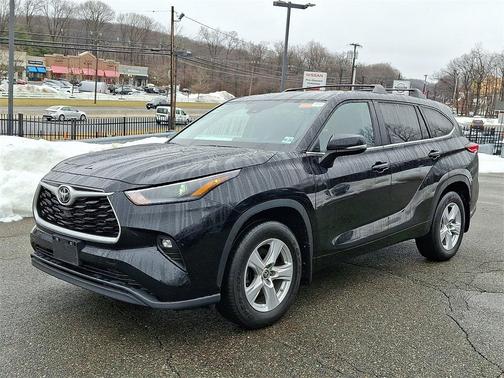 2023 Toyota Highlander LE