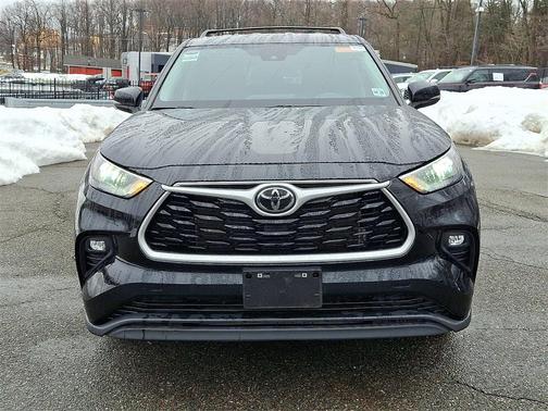 2023 Toyota Highlander LE