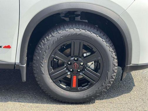 Everest White P 2026 Nissan Rogue Rock Creek