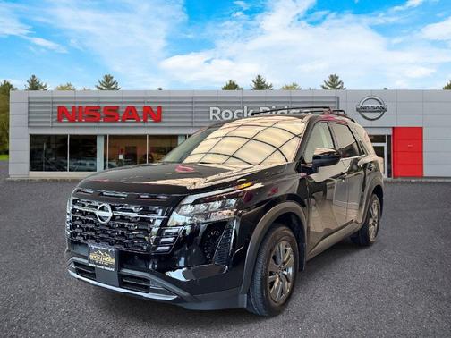 Black 2026 Nissan Pathfinder SV