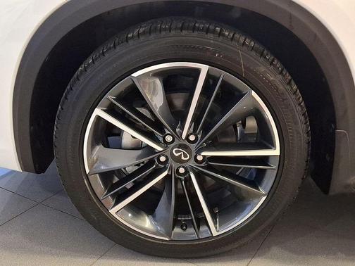 2025 INFINITI QX55 LUXE