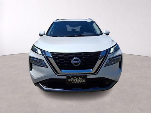 White 2022 Nissan Rogue SL