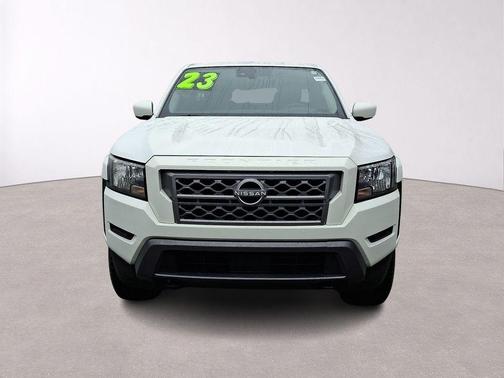 Glacier White 2023 Nissan Frontier SV