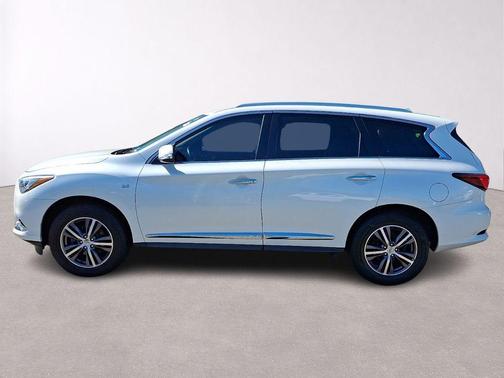 White 2018 INFINITI QX60 Base