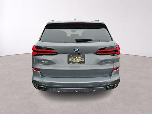 Gray Metallic 2025 BMW X5 xDrive40i