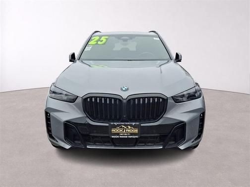 Gray Metallic 2025 BMW X5 xDrive40i