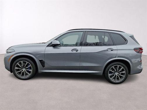 Gray Metallic 2025 BMW X5 xDrive40i