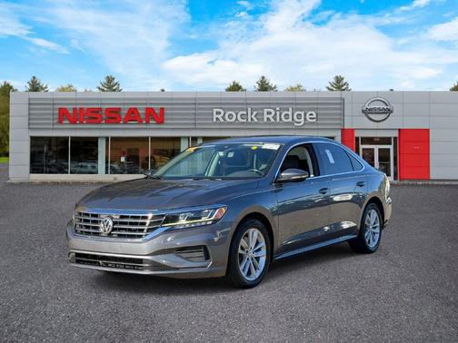 Platinum Gray Metallic 2020 Volkswagen Passat 2.0T SE
