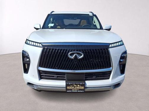 Radiant White 2026 INFINITI QX80 Luxe