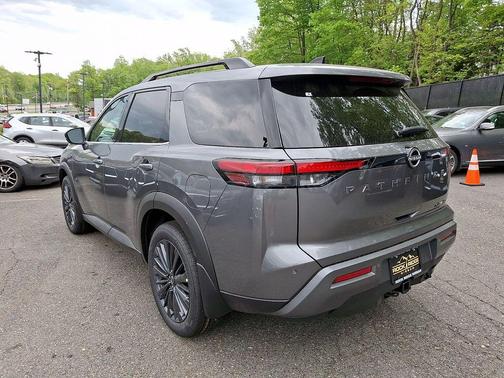 Gun Metallic 2026 Nissan Pathfinder SL