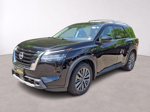 Black 2024 Nissan Pathfinder SL