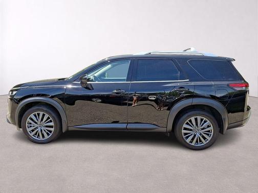 Black 2024 Nissan Pathfinder SL