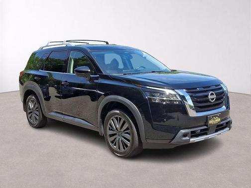 Black 2024 Nissan Pathfinder SL