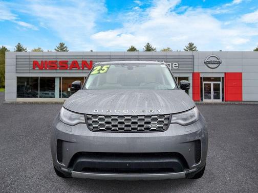 Eiger Grey 2025 Land Rover Discovery P300 S