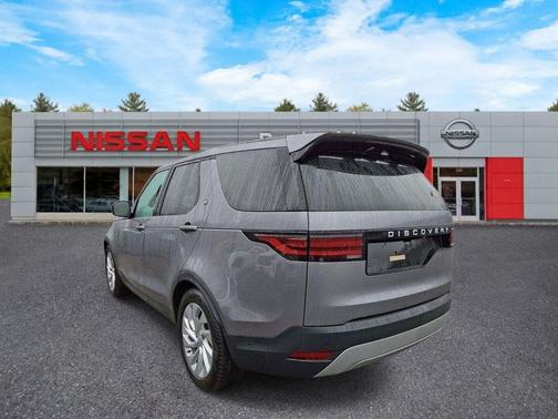 Eiger Grey 2025 Land Rover Discovery P300 S