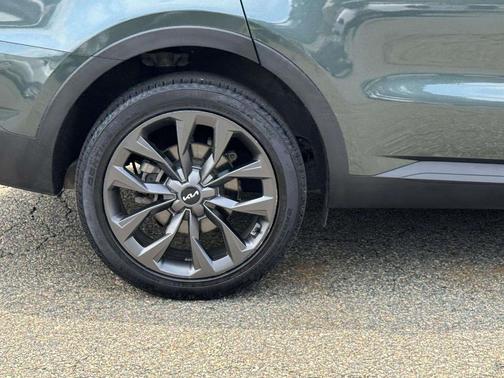 Green 2023 Kia Sorento X-Line EX