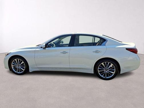 2023 INFINITI Q50 LUXE