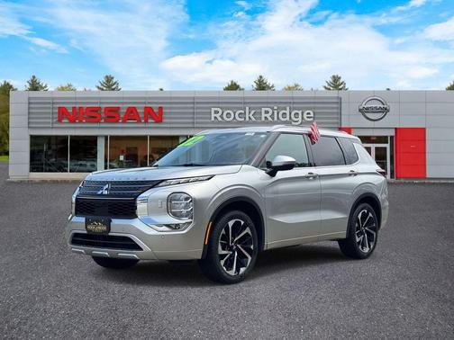 Alloy Silver Metallic 2022 Mitsubishi Outlander SEL