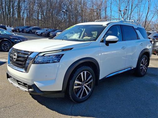 2023 Nissan Pathfinder Platinum