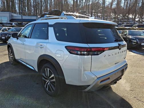 2023 Nissan Pathfinder Platinum