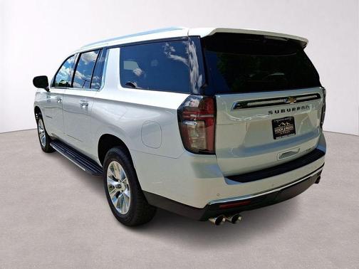 Pearl 2024 Chevrolet Suburban Premier